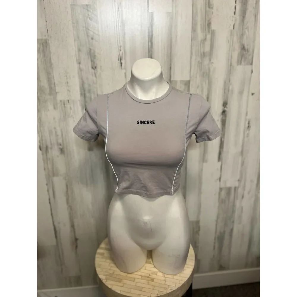 Woman’s crop top